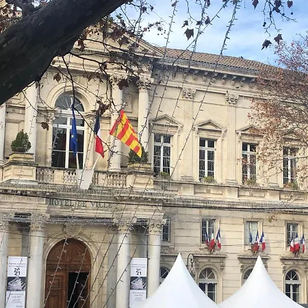 O Portes Du Palais Avignone Esterno foto